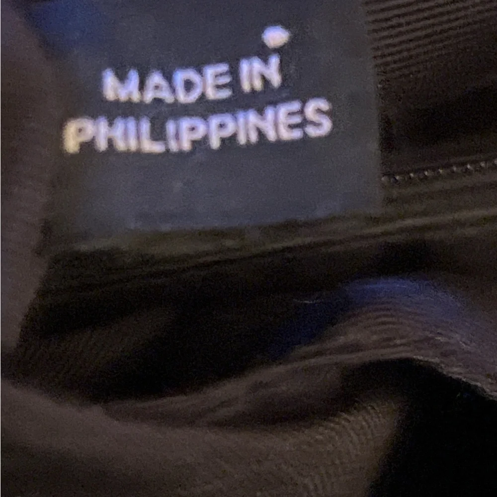 Coach Signature Chain Duffle - Picture 12 of 14